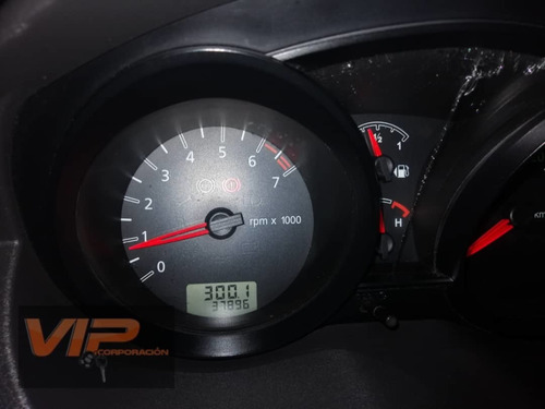 Imagen 12 de 12 de Ford Fiesta Max Sincronico