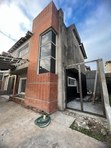 Se Vende Town House Amoblado, En Villas El  Saman Ve02-1200zi-jrod