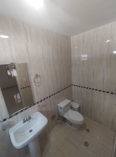 Townhouse En Alquiler El Castaño Maracay