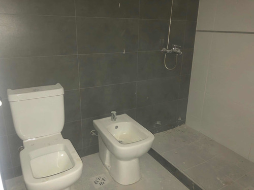 Alquilo A Estrenar Monoambiente Pocitos Gran Patio Exclusivo