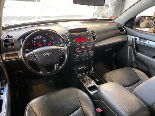 Imagem 8 de 20 de Kia Sorento 2.4 Ex 4x2 16v