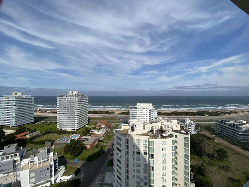 Imagen 2 de 30 de Wind Tower Parada 7 De La Brava, Punta Del Este. Espectacular Apartamento En Piso Alto Equipado.