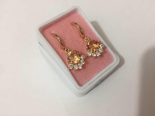 Elegantes Aretes De Oro Laminado Y Zirconias