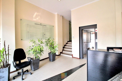 Venta Oficina En Ciudad Vieja En Rambla Portuaria