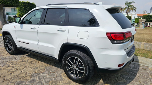 Jeep Grand Cherokee 5.7 Trailhawk 4x4 At