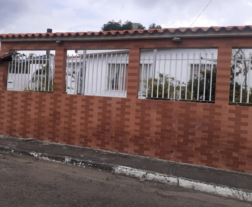 Global Vende Casa En Los Guayos  Urb Paraparal Sector 1