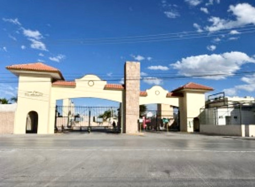 Casa En Venta En Los Arrayanes, Gómez Palacio, Durango