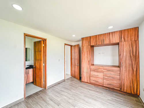 Casa En Venta Con Recámara En Planta Baja En Parque Veracruz.