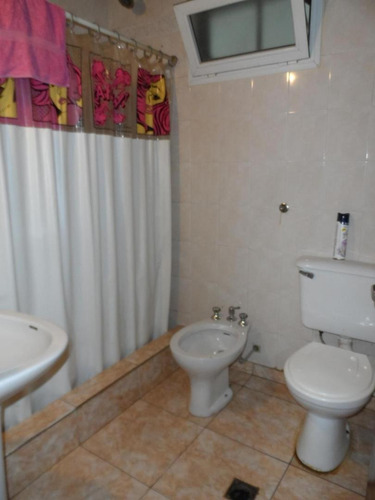 Imagen 10 de 12 de Casa 4 Ambientes - Dto Independiente - Cochera - Villa Tesei