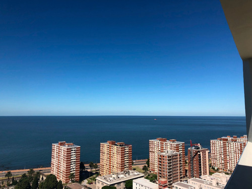 Gonzalo Ramirez Y Ejido. Piso 22, Gran Vista, 1 Dorm Con Placard 1 Baño, A/a, 2 Bbcoa. Laudry, Play Room Con Wifi, Juegos Para Niños, Porteria 24hs, Vigi. 24 Hs Garaje Y Gastos Conexiones Incluidos