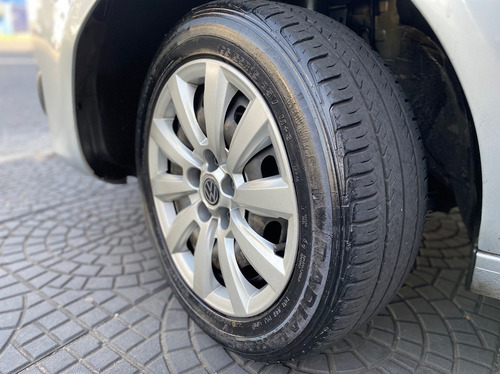 Imagem 9 de 9 de Volkswagen Fox 1.0 Mi 8v 2014