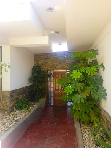 Tejada Con Niveles 4dort+4baños+10estc+bod+gy+piscina+jardin