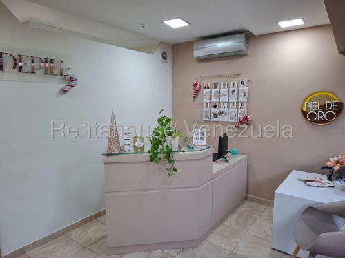 En Alquiler Local Comercial Inm De 50 M2 Completamente Operativo, En Funcion De Un Centro Medico Estetico, Cuenta Con Area De Recepcion, 2 Consultorios, Baño, Ducha, Estacionamientos, Las Chimeas