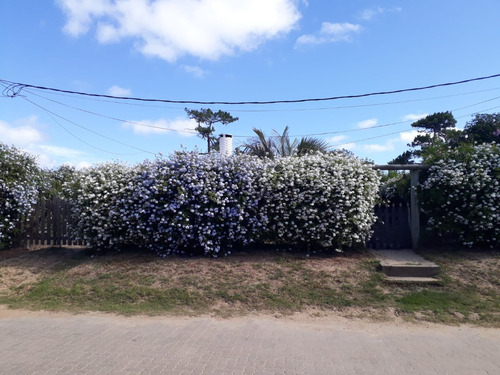 Cómoda Casa En La Paloma Para 6 Personas A 7 Cuadras De Playa El Cabito Y Los Botes