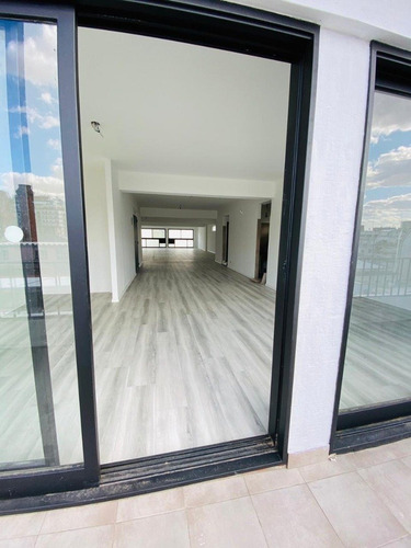 Alquiler. Oficina. Balcón Aterrazado. Cochera. Refaccionado. 180m². Viamonte Y Junín. Facultad Medicina.