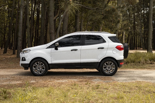 Imagen 4 de 15 de Ford Ecosport Freestyle - Motorland Permuto / Financio