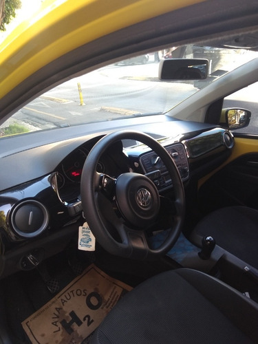 Volkswagen Up! 2015 1.0 High Up! 75cv 5 P