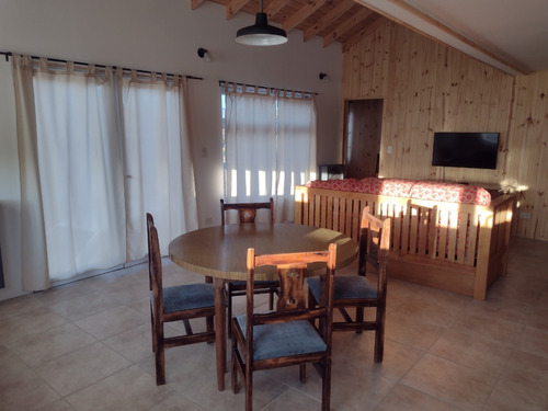 Imagen 9 de 25 de Casa Vacacional Con Estacionamiento Gratis Al Pie De La Montaña