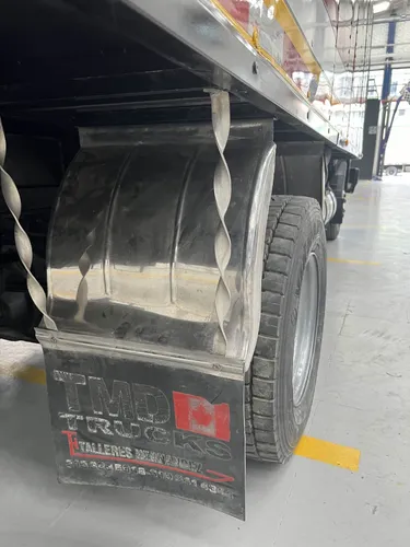 Camión Nissan T5u41