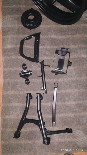 Imagen 4 de 5 de Arenado Y Pintura Para Cuadros De Motos Y Piezas De Autos
