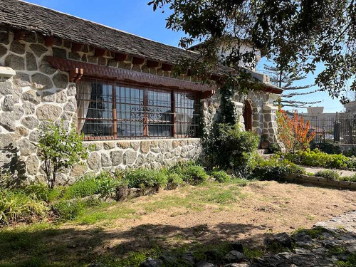 Casa En Inmejorable Ubicación, Algarrobo (68693)