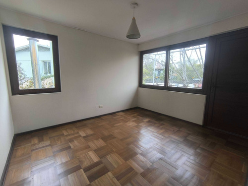Amplia Y Bella Casa En Arriendo La Reina (104407)