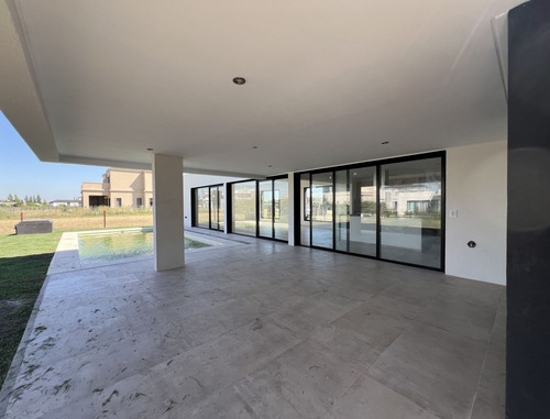 Casa A Estrenar En Venta En El Rebenque, Canning