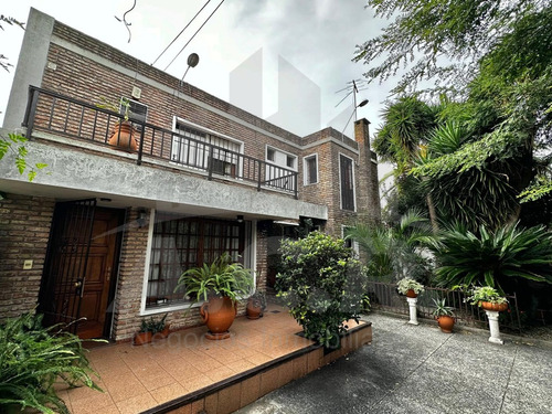 ¡ Excelente Inversión ! 3 Casas En Un Padrón De 451 M2 