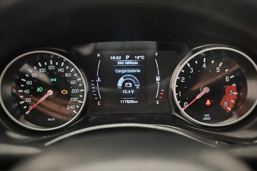 Imagen 11 de 18 de Fiat Toro 1.8 Freedom Dc Mt