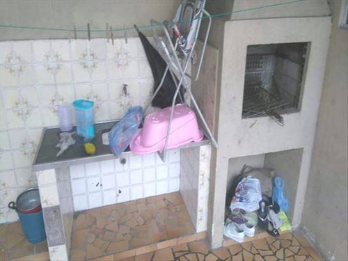 Imagem 7 de 15 de Casa Térrea Com 249m2 03 Dormitórios 04 Vagas De Garagem No Bairro Catiapoã Em São Vicente Num Local Muito Bom Próximo A Praça E A Linha Amarela Vlt E Padarias E Mercado Fiel Barateiro Aceita Contra