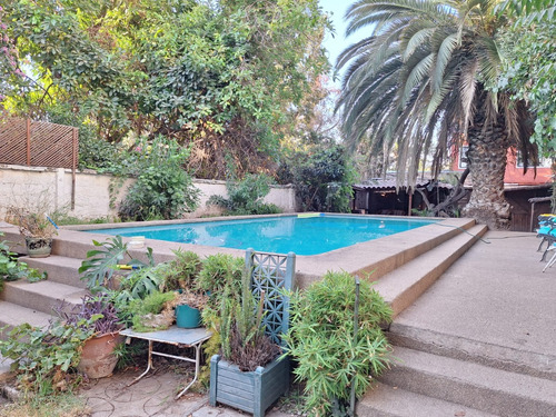 Am21 Propiedad En Excelentes Condiciones Con Gran Piscina.