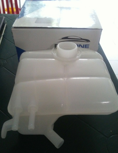 Envase Agua Refrigerante Ford Focus Mazda 3 2.0