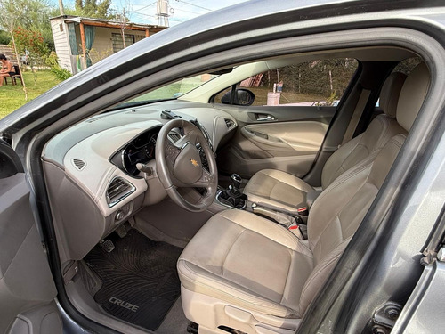 Chevrolet Cruze 1.4 ltz mt sedan