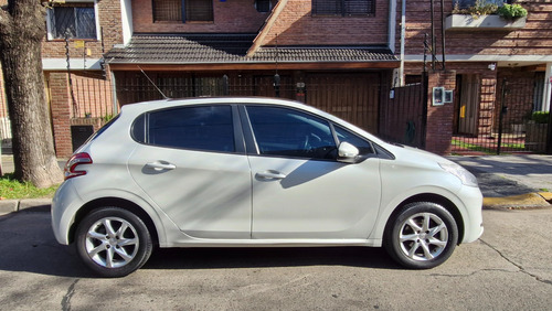 Peugeot 208 1.6 Allure Tiptronic