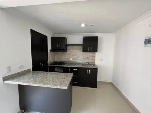 Venta De Apartamento En Ciudad De Los Puertos Con Excelentes Espacios