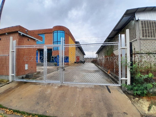 Galpón Venta Cerca Av. Henry Ford Con Departamento, Con Apartamento Residencial Oficina, Mezzanina , Facil Acceso Para Gandolas Valencia Carabobo Leida Falcon Lf24-17900