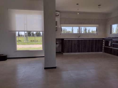 Imagen 13 de 17 de Casa En Venta De 3 Dormitorios C/ Cochera En Guernica