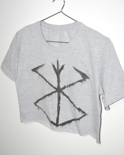 Imagen 5 de 7 de Croptop Sacrifice Berserk Dark Anime Gris Melange Caustico