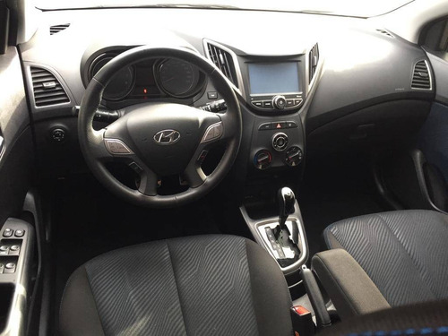 Imagem 11 de 15 de Hyundai Hb20x 1.6 16v Style Flex 4p Automático