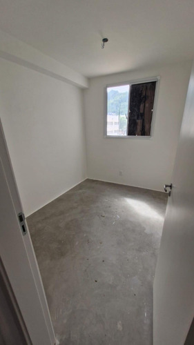 Apartamento Em Santos Com 2 Dormitórios, 1 Vaga De Garagem Para Carro, 1 Banheiro, Sala, Cozinha, Área De Serviço E Varanda