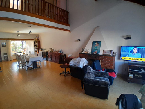 Excelente Chalet De 5 Ambientes