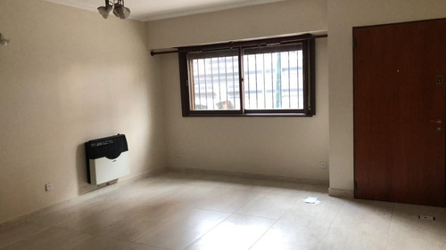 Venta Ph 3 Amb. A Media Cuadra Estación Temperley