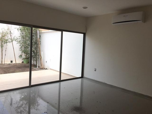 Imagen 4 de 17 de Lomas Del Mar, Casa En Renta Con Jardín, Terraza Y Cuarto De Servicio