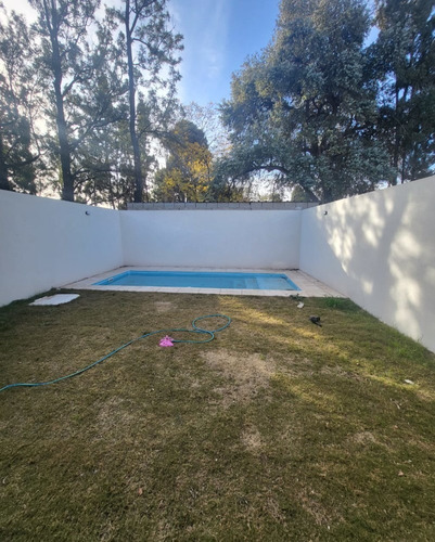 Imagen 22 de 28 de Claros Del Bosque / Village, Duplex De 3 Dormitorios, Escritorio, Pileta, Asador
