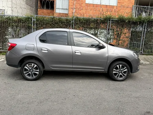 Renault Logan 1.6 Privilege / Intens