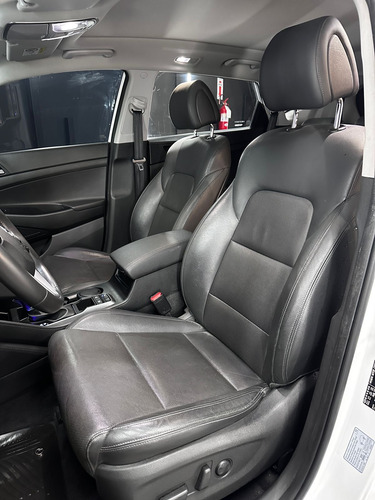 Hyundai Tucson 2.0 4X4 PREMIUM AT L16