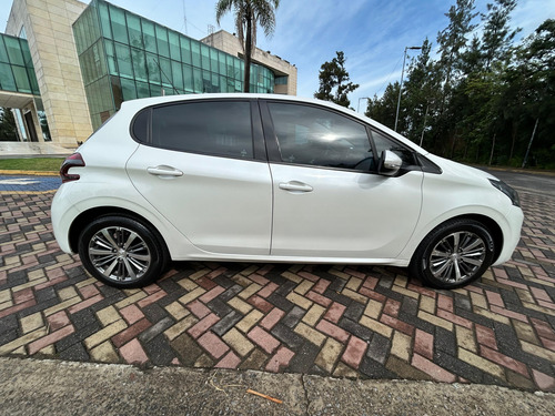 Peugeot 208 1.6 Allure Nav Tiptronic