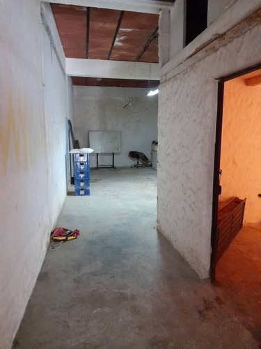 Imagen 4 de 7 de Alquiler Local Cerca Del Terminal San Cristobal