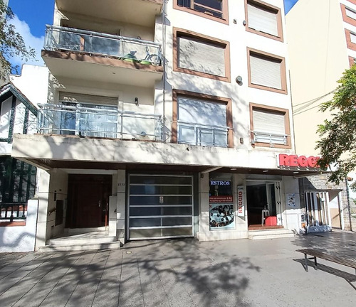 Cochera En Venta En La Perla