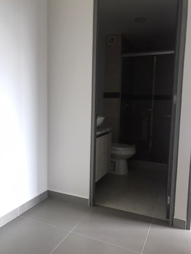 Imagen 6 de 7 de Recamara Amueblada Hospital General Se Comparte Baño